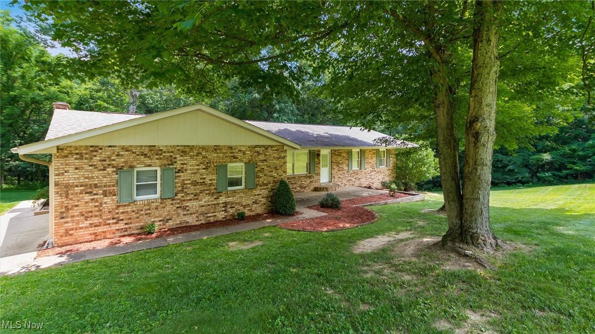 5650 Dillon Hills DR, Nashport, OH 43830