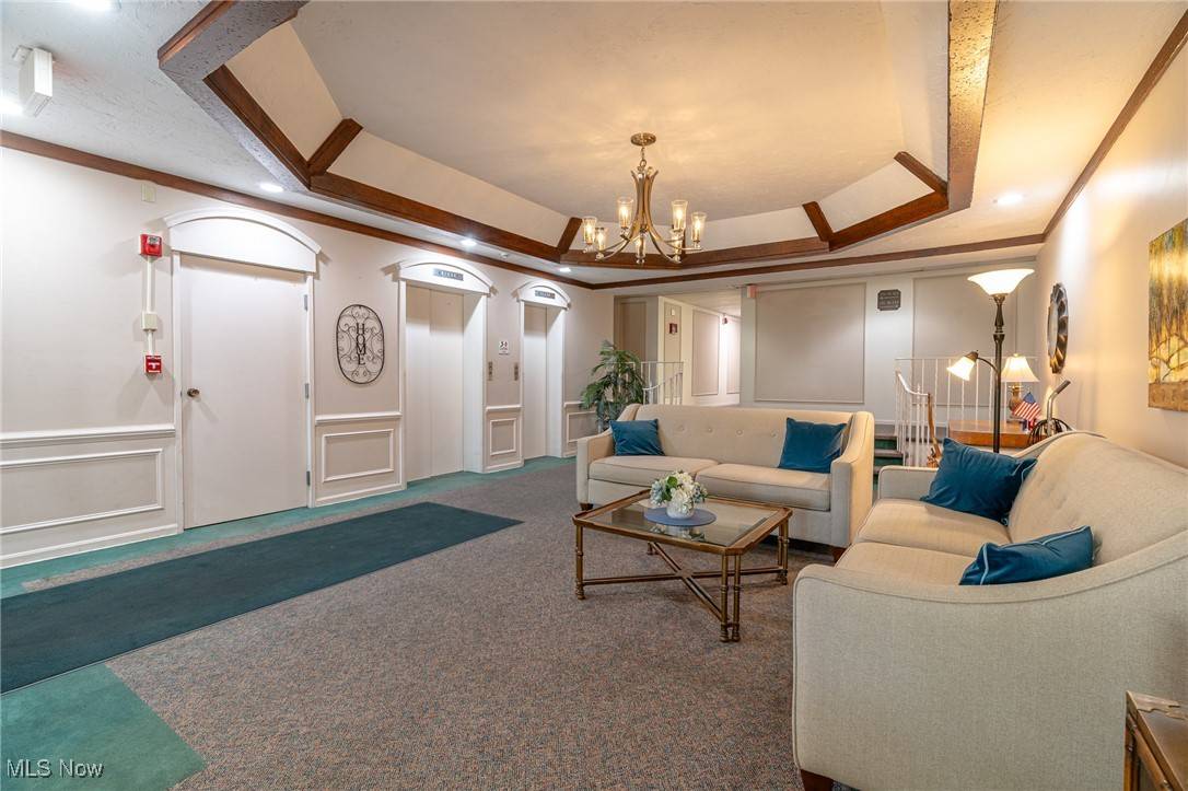 Westlake, OH 44145,1931 King James Pkwy #326