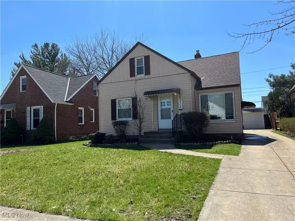 8109 Pelham DR, Parma, OH 44129