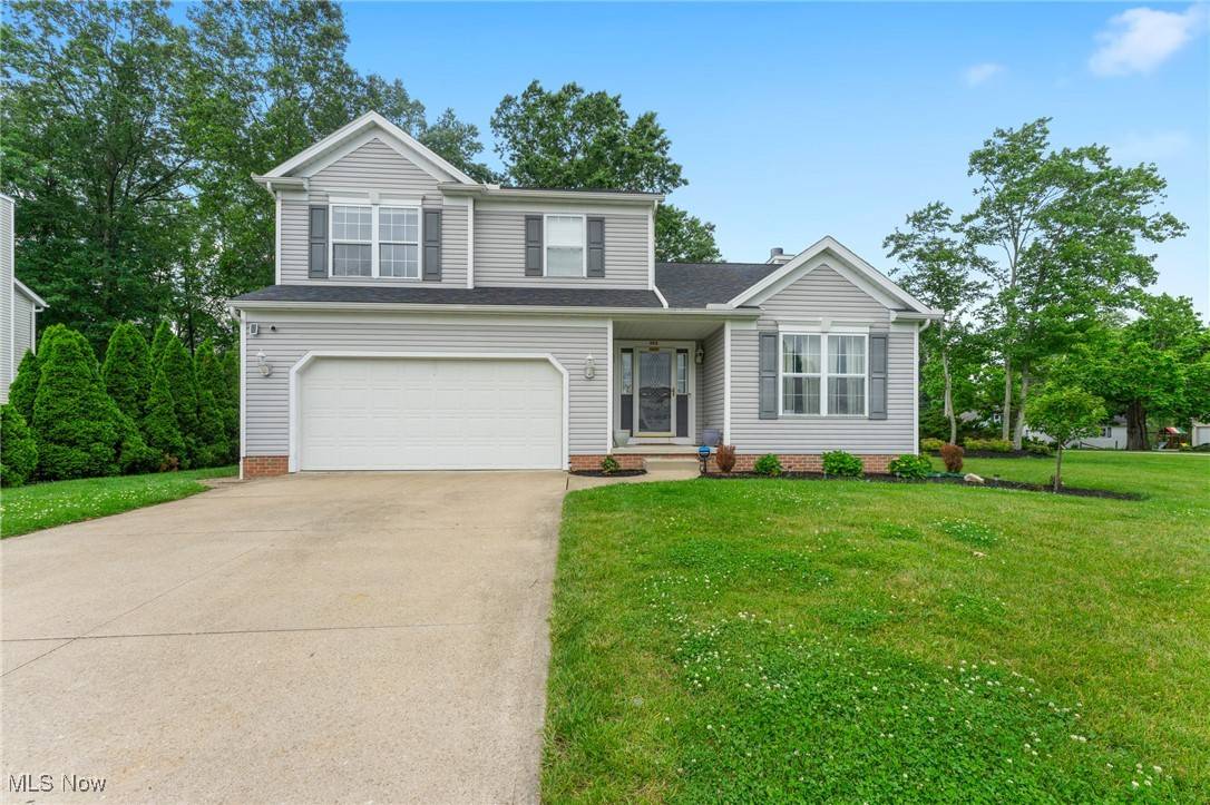 800 Collins Pond DR, Ravenna, OH 44266