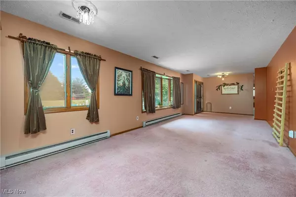 Lorain, OH 44053,43995 Middle Ridge RD