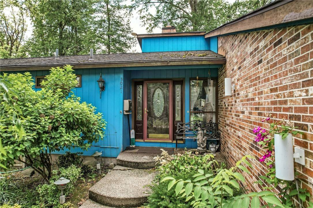 Warren, OH 44485,3021 Carlton DR NW