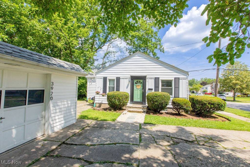 3920 Elmore RD, Fairview Park, OH 44126