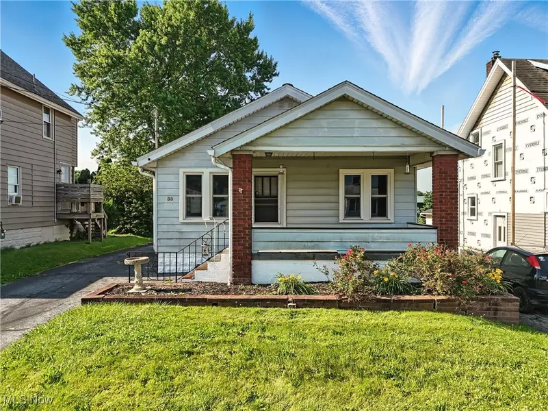 33 Townsend AVE, Girard, OH 44420