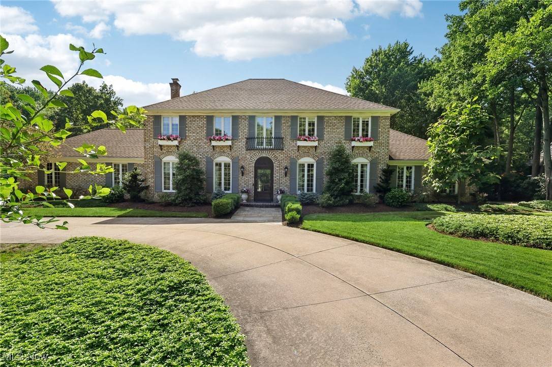 16 Hunting Hollow DR, Pepper Pike, OH 44124