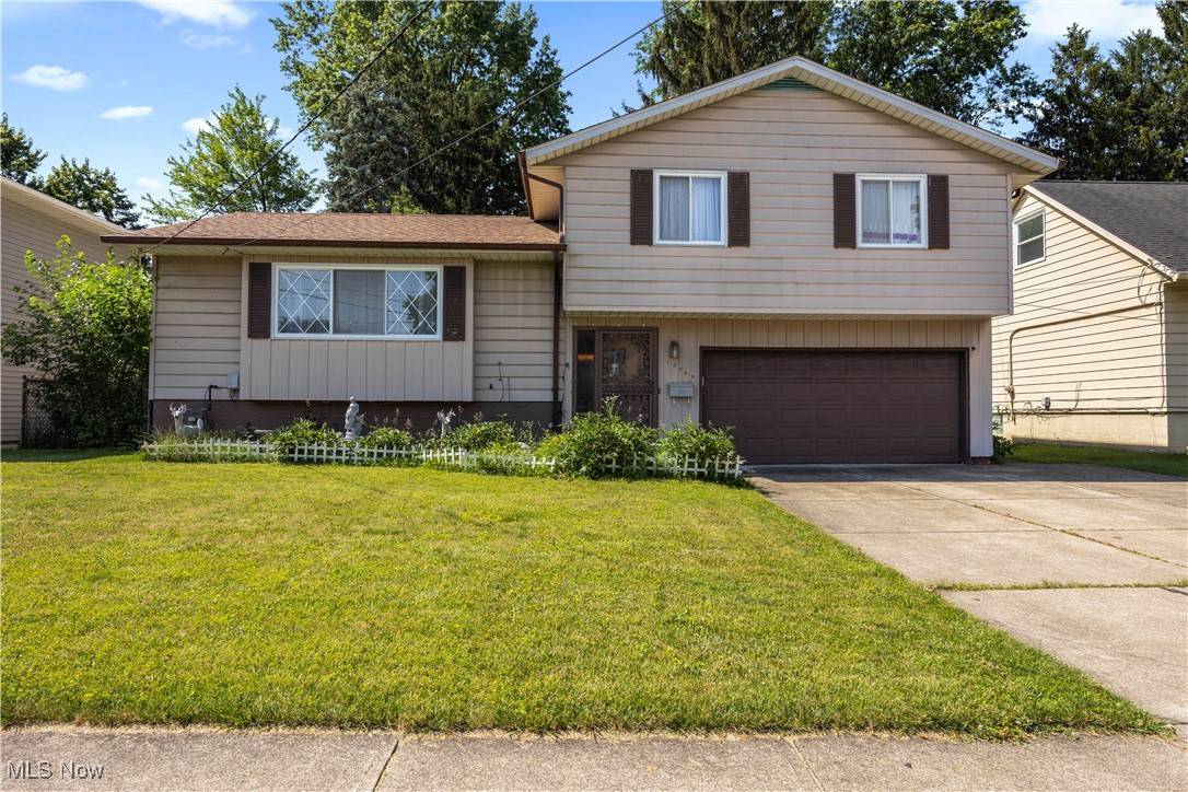 13755 Starlite DR, Brook Park, OH 44142