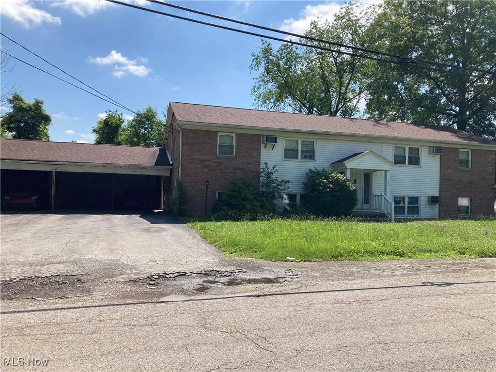 206 Colonial DR, Youngstown, OH 44505