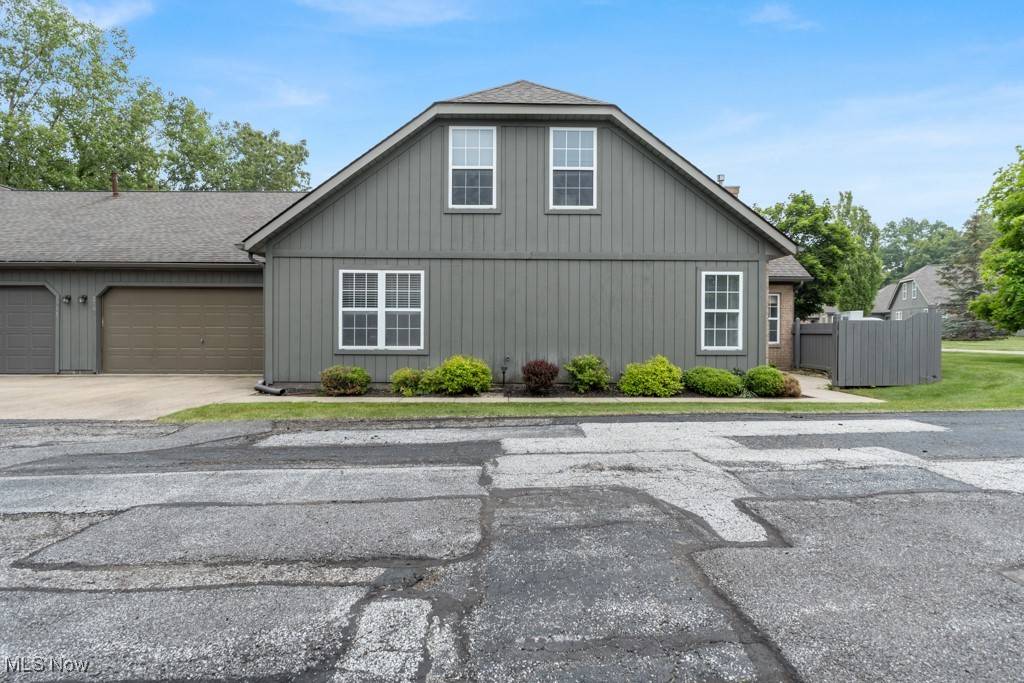 8050 Harbor Creek DR #2303, Mentor On The Lake, OH 44060