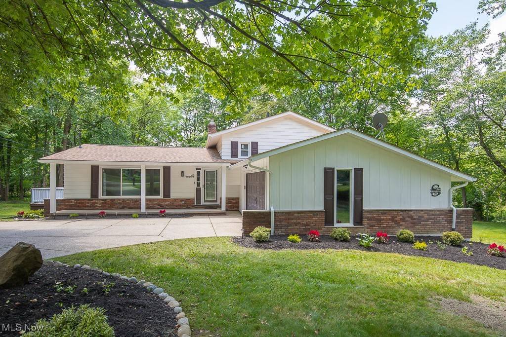 343 Spring Grove DR, Tallmadge, OH 44278
