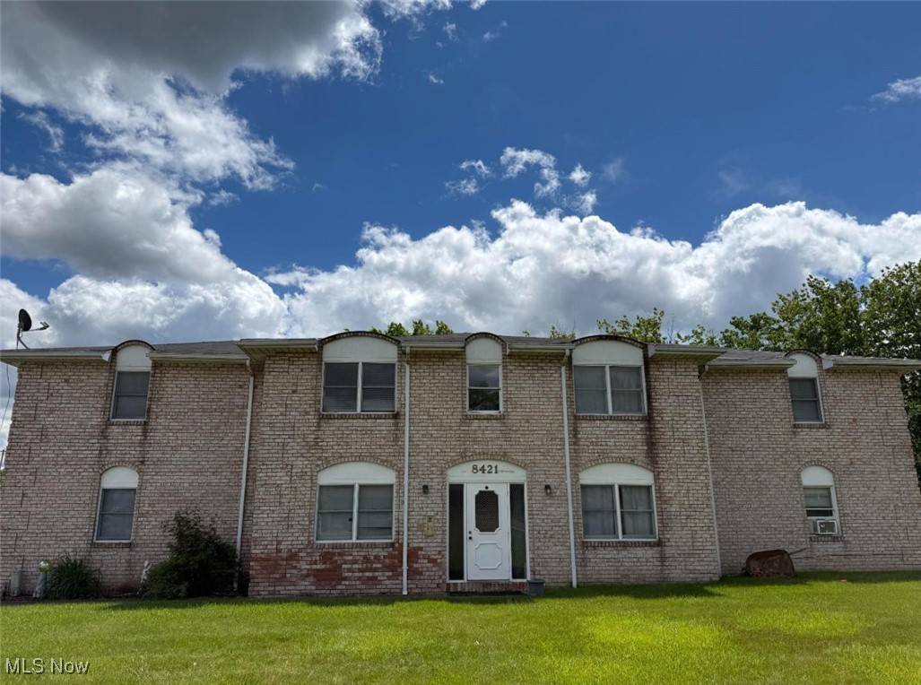 8421 Colwyn CT, Boardman, OH 44512