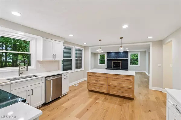 Concord, OH 44077,7391 Far Hills DR