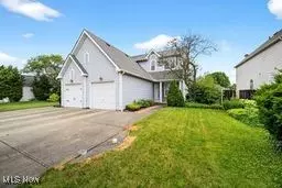 9604 Grist Mill RUN, Olmsted Falls, OH 44138