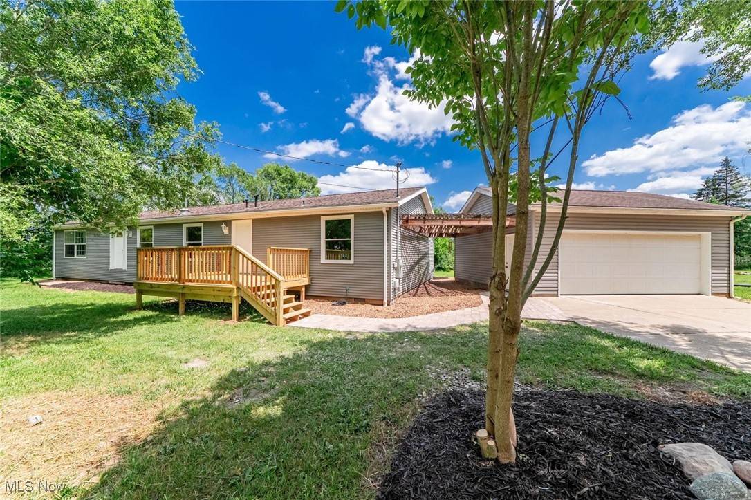 1910 Wilbur RD, Medina, OH 44256