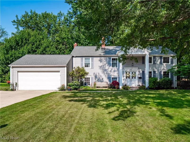 584 Wildbrook DR, Bay Village, OH 44140