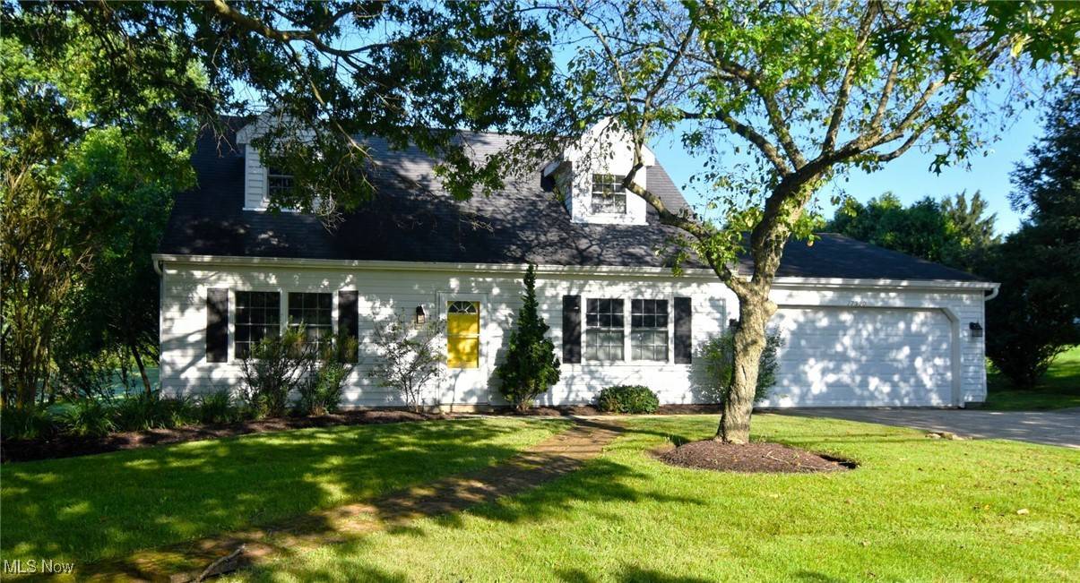 17320 Haskins RD, Chagrin Falls, OH 44023