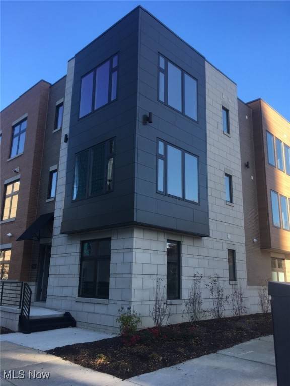 1461 E 13th ST, Cleveland, OH 44114