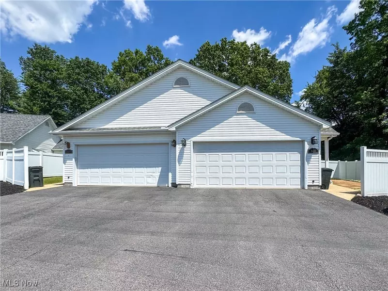 3411 Orchard CT SE, Warren, OH 44484