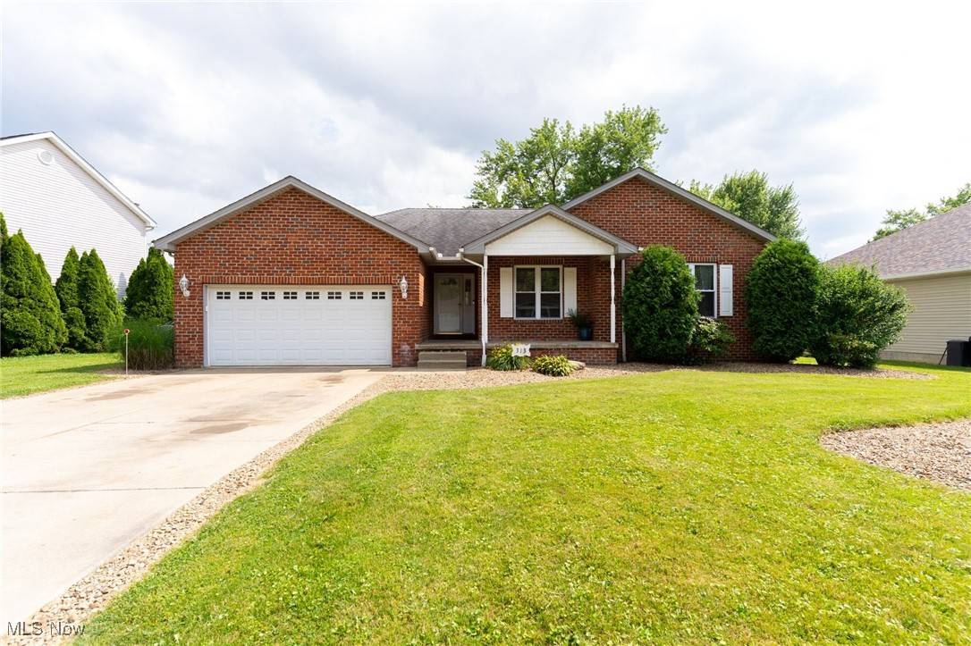 313 Crimson CIR, Campbell, OH 44405