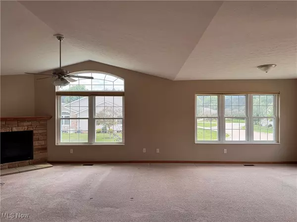 Dalton, OH 44618,244 Woodbury CIR