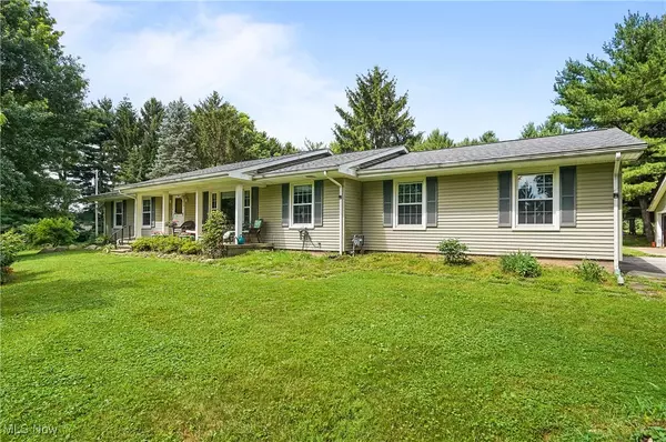 12221 Chamberlain RD, Aurora, OH 44202