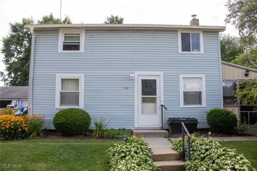 424 7th AVE NW, Beach City, OH 44608