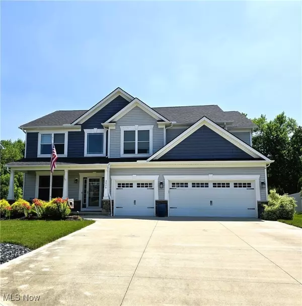 4828 Stag Thicket LN, Brunswick Hills, OH 44212