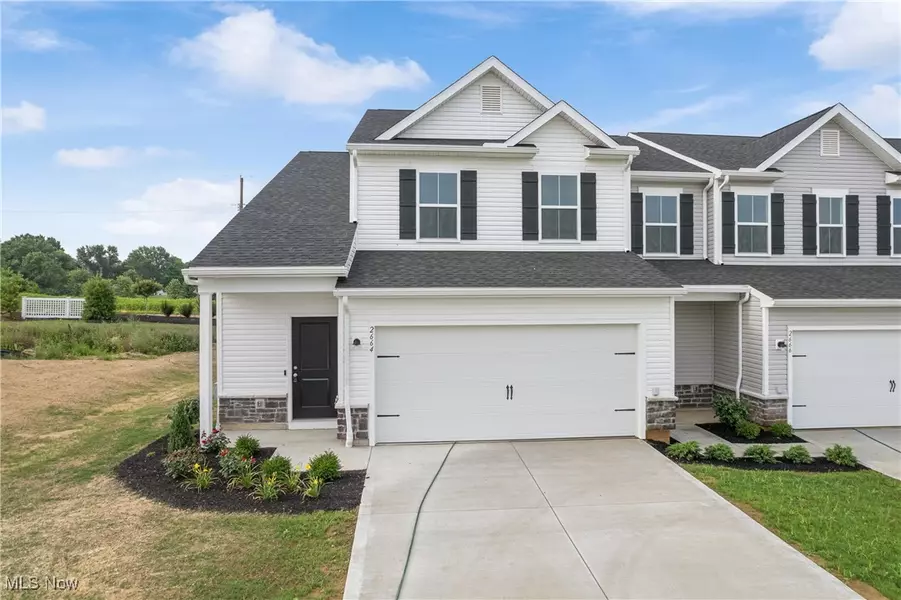 2664 Gala RD NE, Louisville, OH 44641