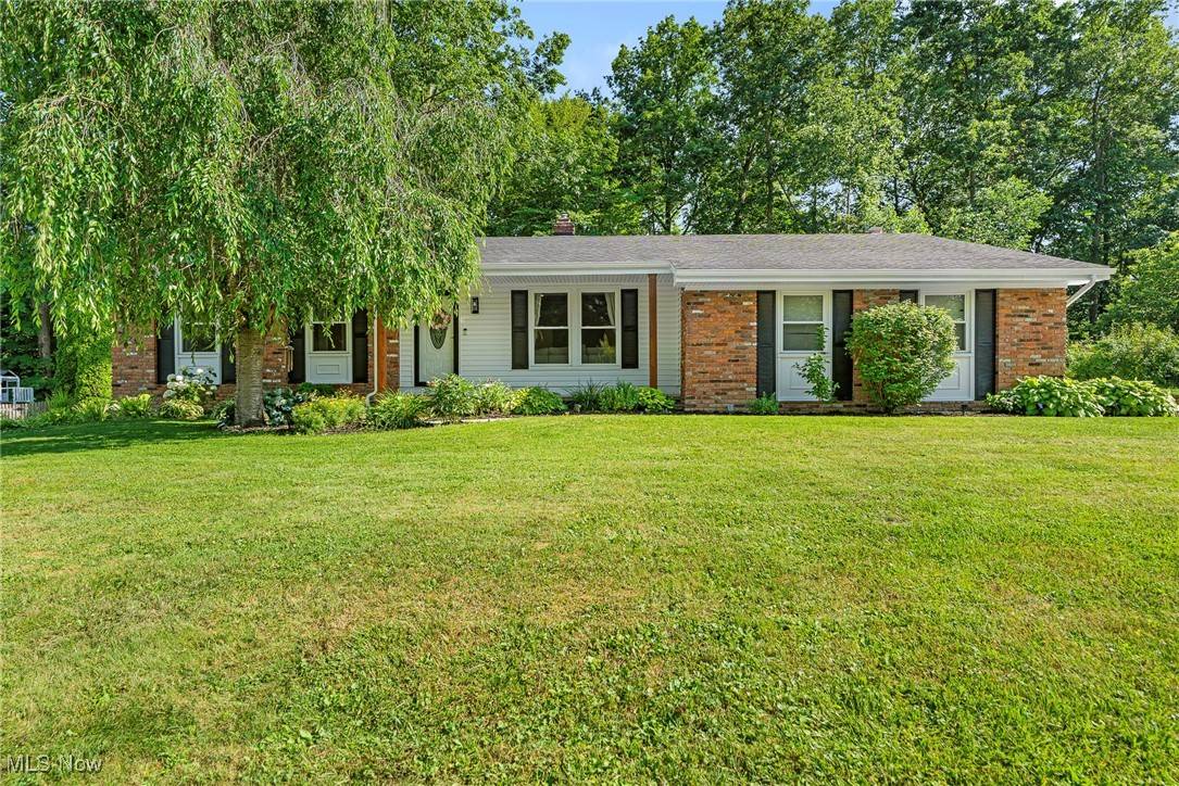 300 Chatham DR, Aurora, OH 44202
