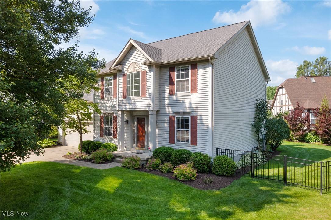 2958 Greenspire LN, Fairlawn, OH 44333