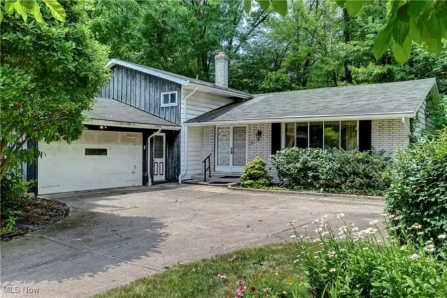 28050 Marquette BLVD, North Olmsted, OH 44070