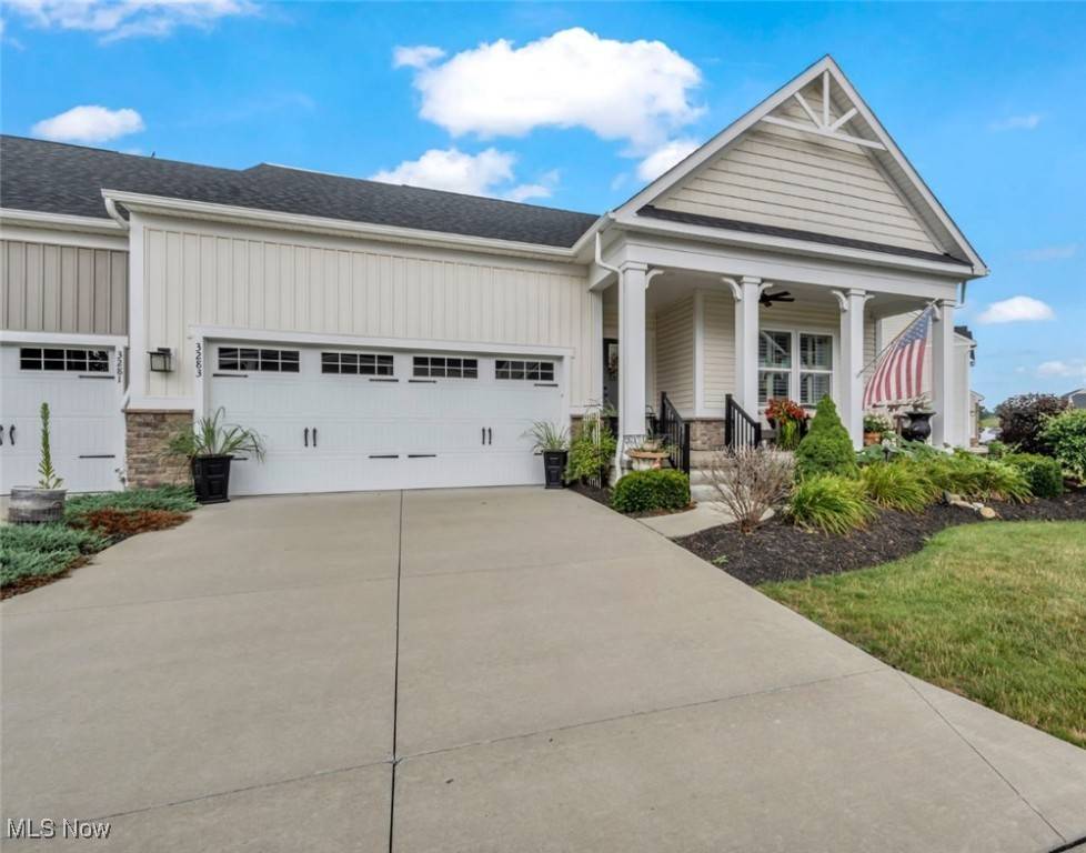 3283 Jackson Park DR NW, Massillon, OH 44646