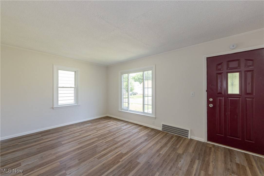 Maple Heights, OH 44137,21304 Watson RD