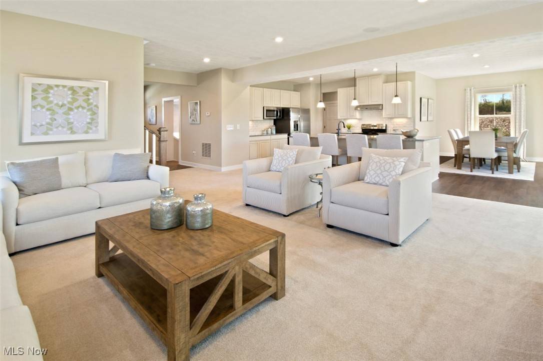 Painesville, OH 44077,693 Downington DR