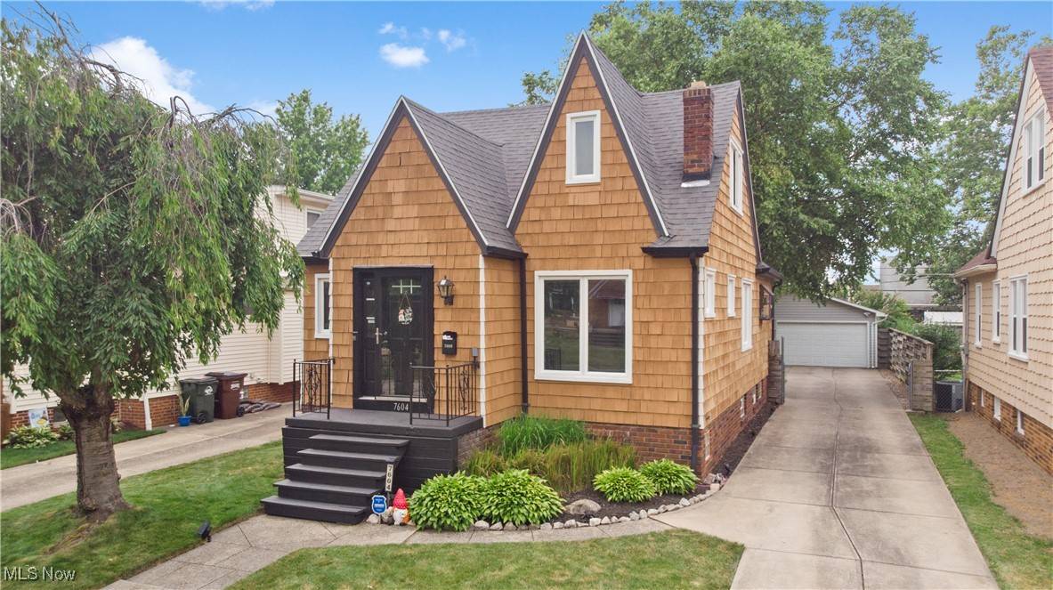 7604 Spring Garden RD, Parma, OH 44129