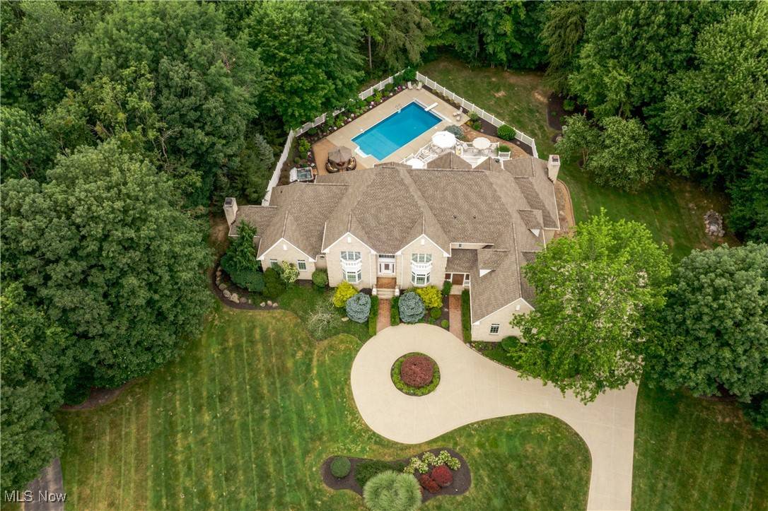 16770 Staffordshire CT, Chagrin Falls, OH 44023