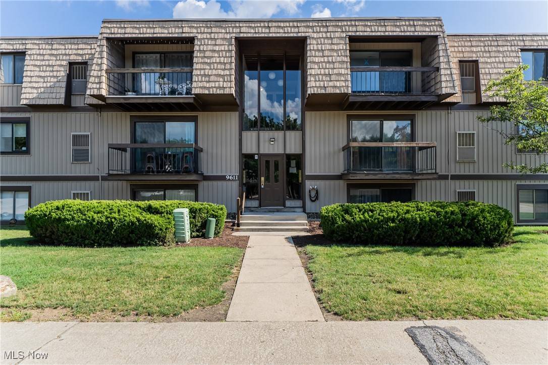 9611 Sunrise BLVD #K2, North Royalton, OH 44133