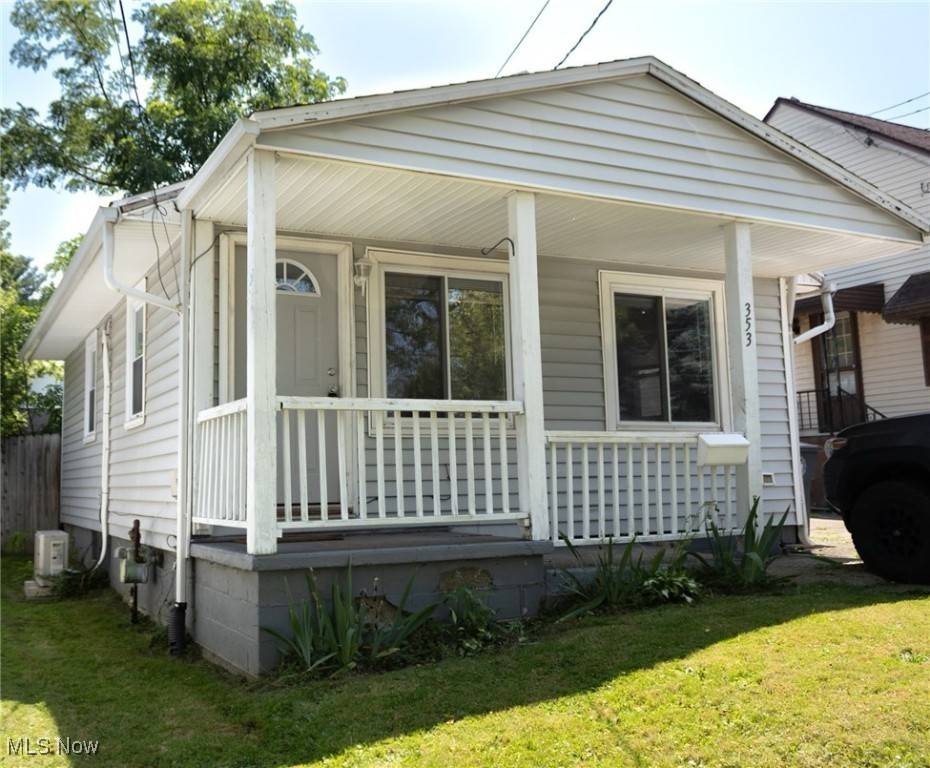 353 Gibbs RD, Akron, OH 44312