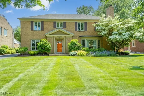 21900 Rye RD, Shaker Heights, OH 44122