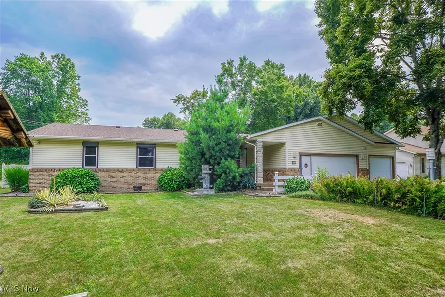 570 Rawlins AVE, New Franklin, OH 44319
