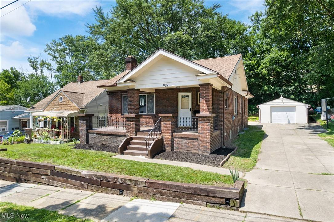 929 Iona AVE, Akron, OH 44314
