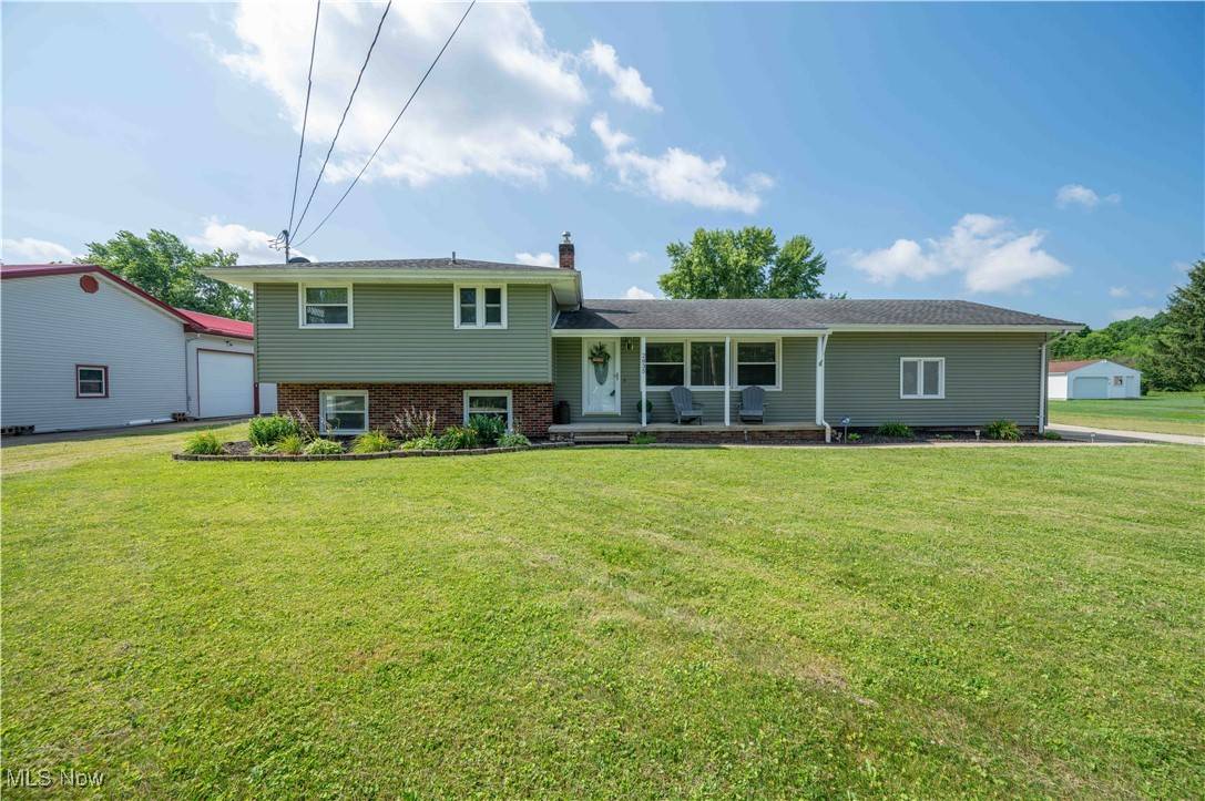 2835 Hallock Young RD SW, Warren, OH 44481
