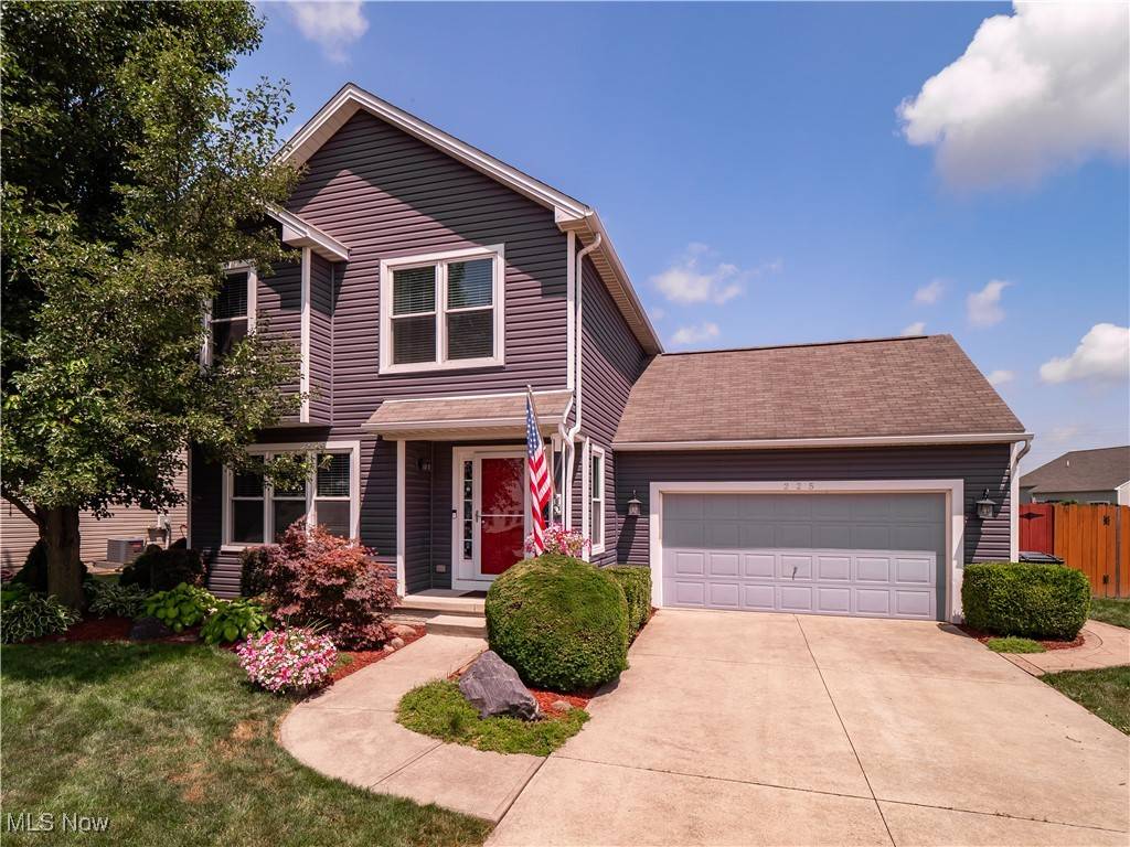 225 Springbrook CIR, Elyria, OH 44035