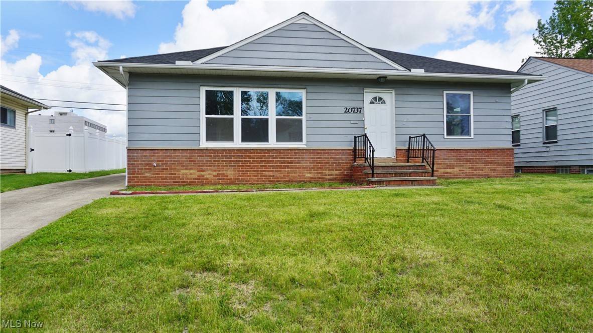20737 Bowling Green RD, Maple Heights, OH 44137