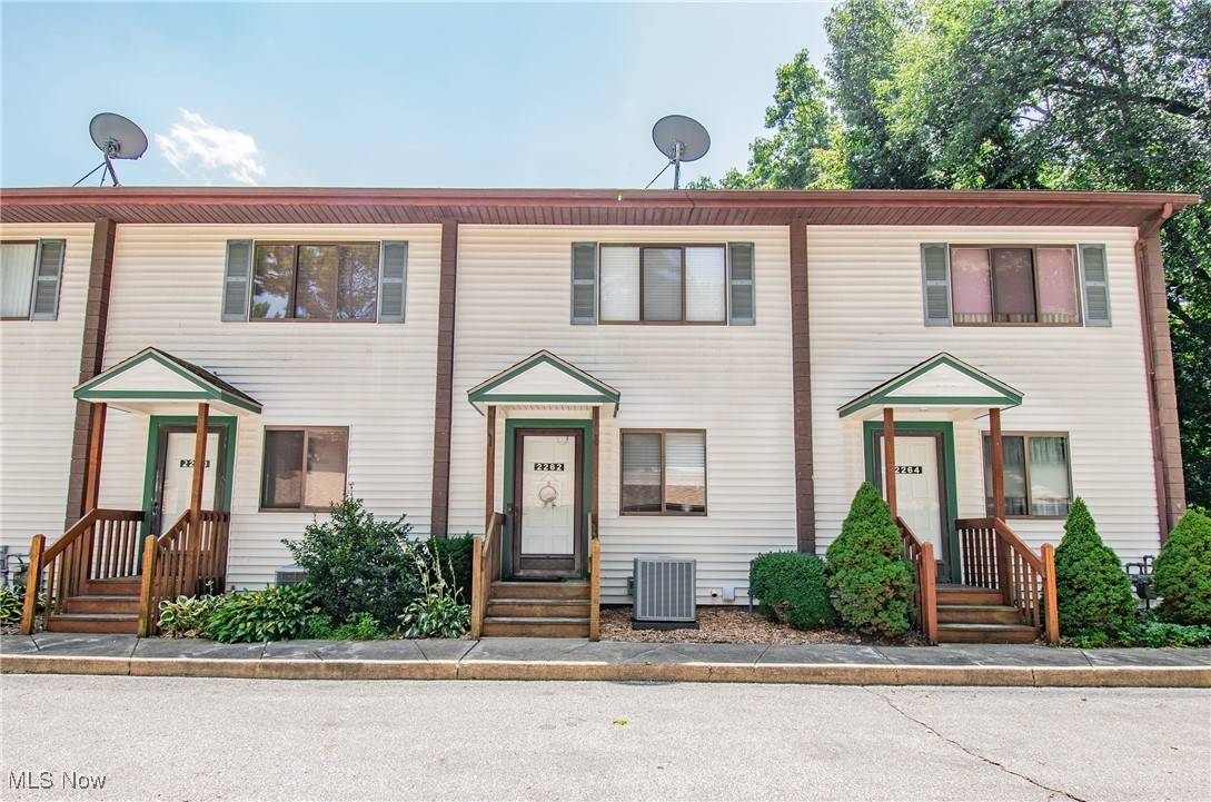 2262 Pine Top CT #31, Akron, OH 44319