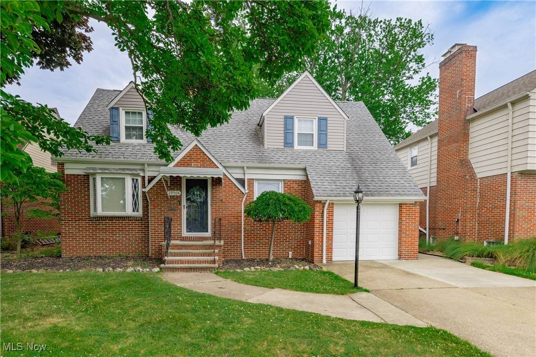 29504 Cresthaven DR, Willowick, OH 44095