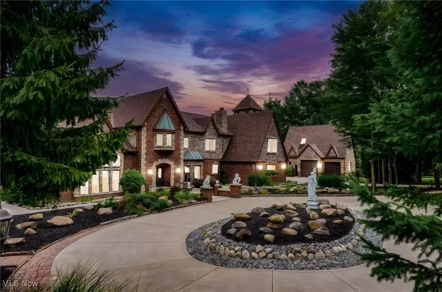 5055 Timber Edge DR, Richfield, OH 44286