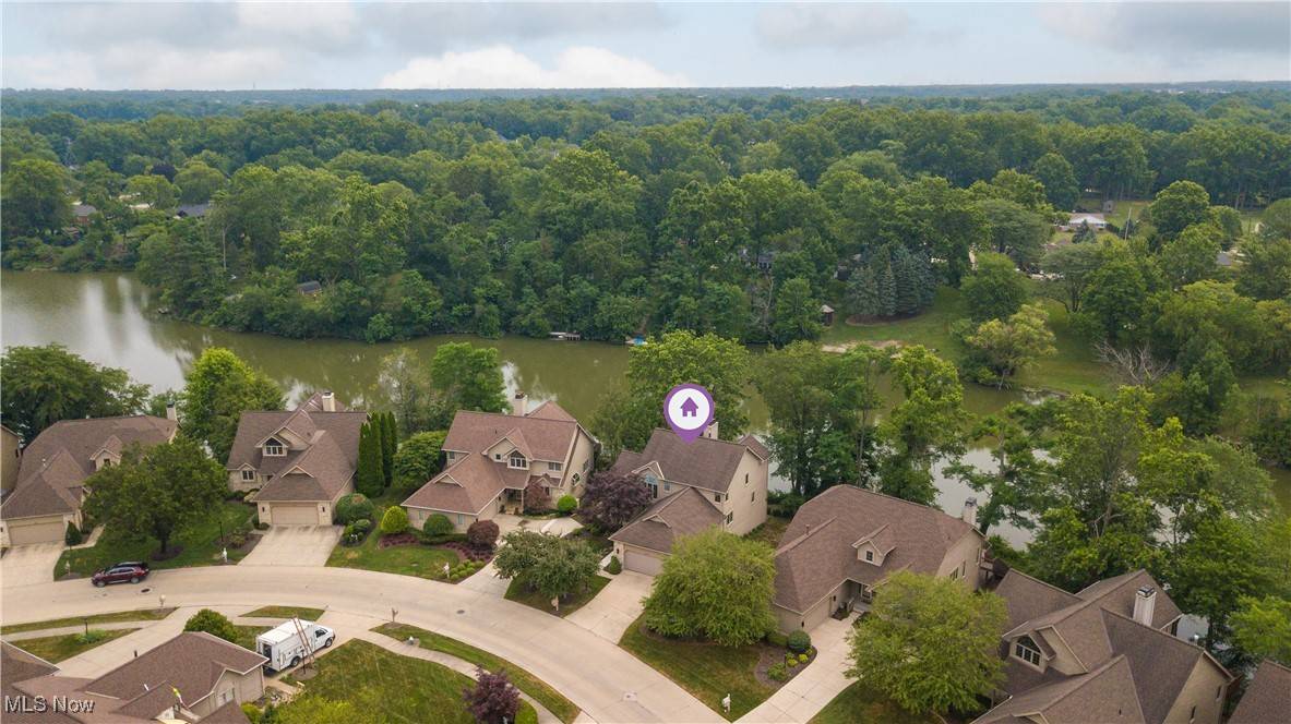 Westlake, OH 44145,2017 Waters Edge DR