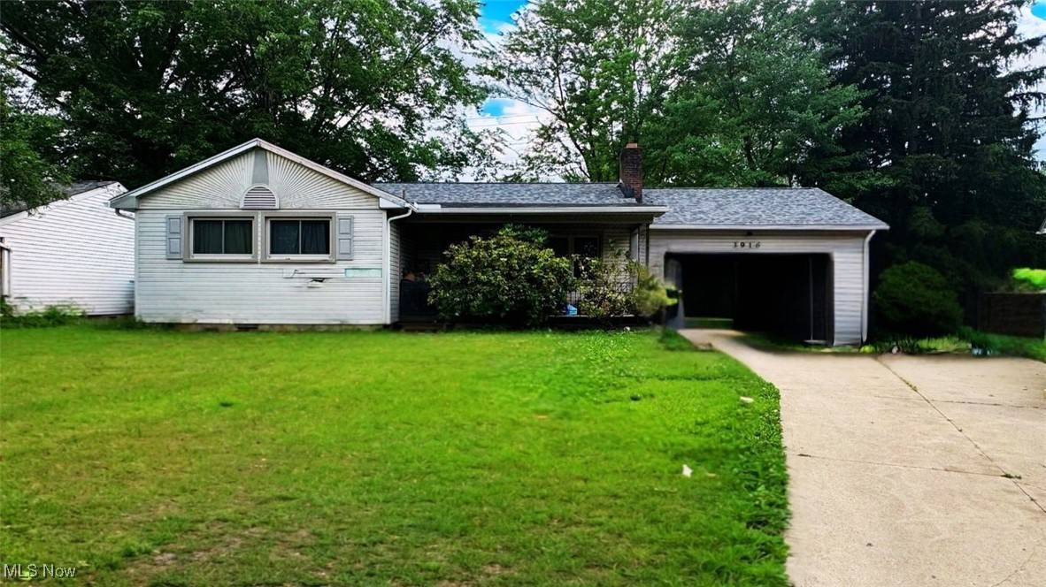 3916 Loma Vista DR, Youngstown, OH 44511