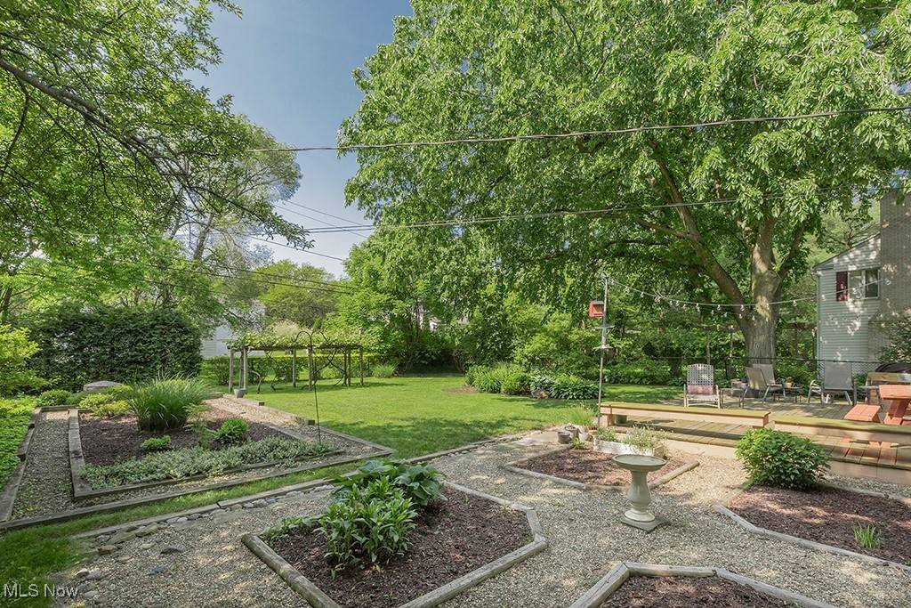 Shaker Heights, OH 44122,23700 Fairmount BLVD