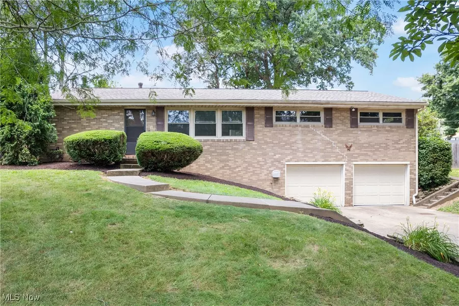 3251 Bahama AVE NW, Massillon, OH 44646